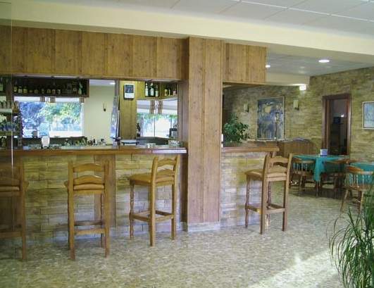 Hotel R&iacute;o Piscina **