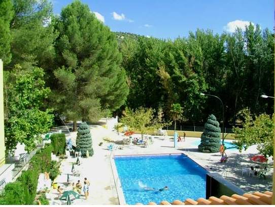 Hotel R&iacute;o Piscina **