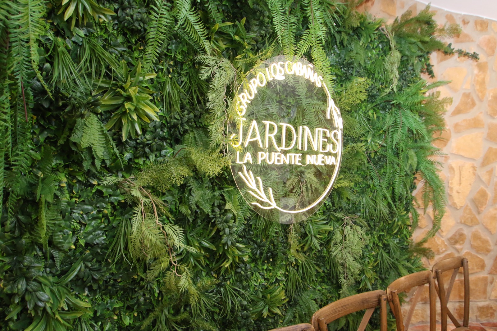 Jardines La Puente Nueva
